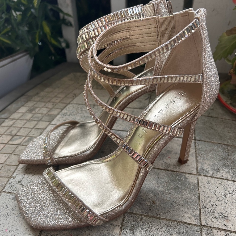 Gianni Bini Elegant Gold Strappy Heels sz 9 nwob